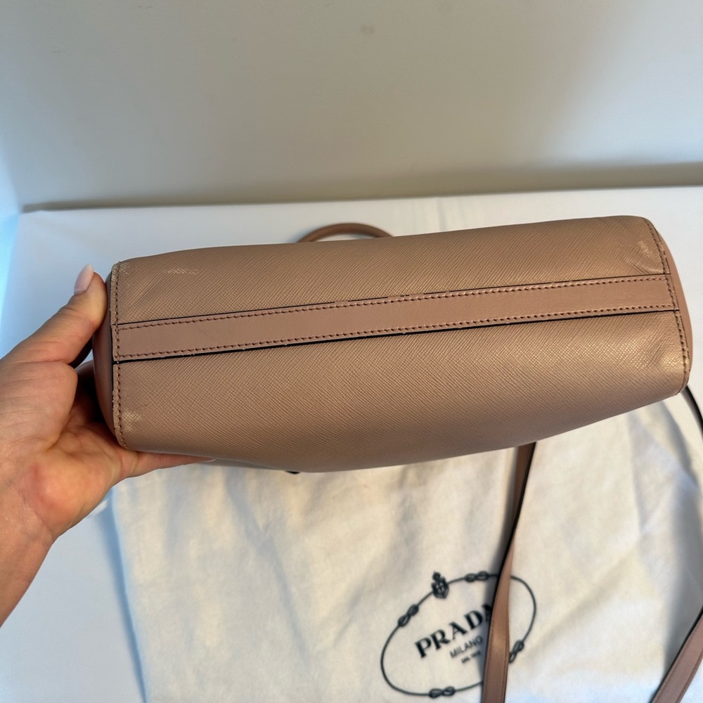 Authentic crossbody and double handle tote from Prada in a pinkish beige. - Picture 10 of 15